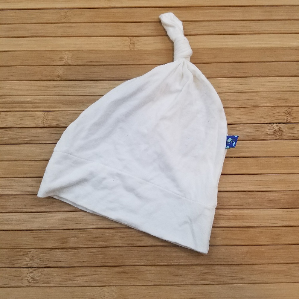 Kickee pants 0-3 month white knot hat